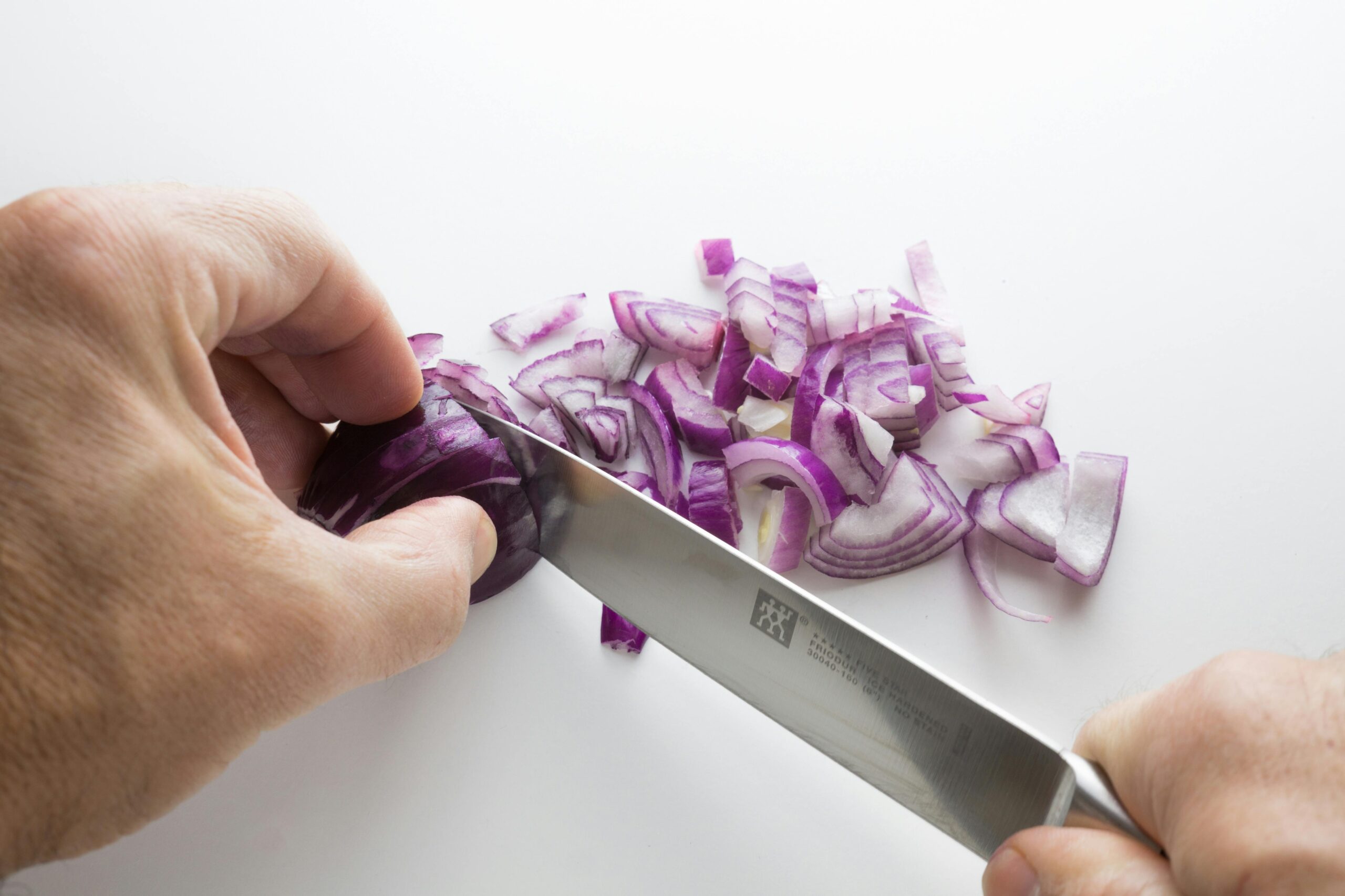 Ist Zwiebelsaft gut gegen Alopezie?